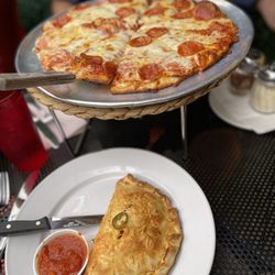 1285 Restobar - Pizza and calzone