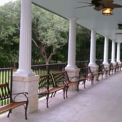 The Magnolia Pancake Haus - Outdoor waiting area
