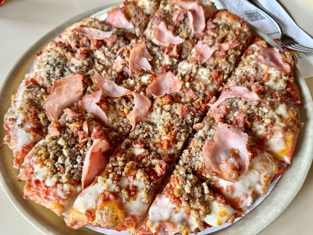 PIZZA KING Updated September 2024 17 Photos & 20 Reviews 214 S