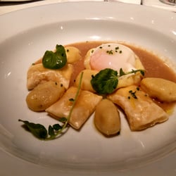 Rabiolis con ñoquis con salsa carbonara