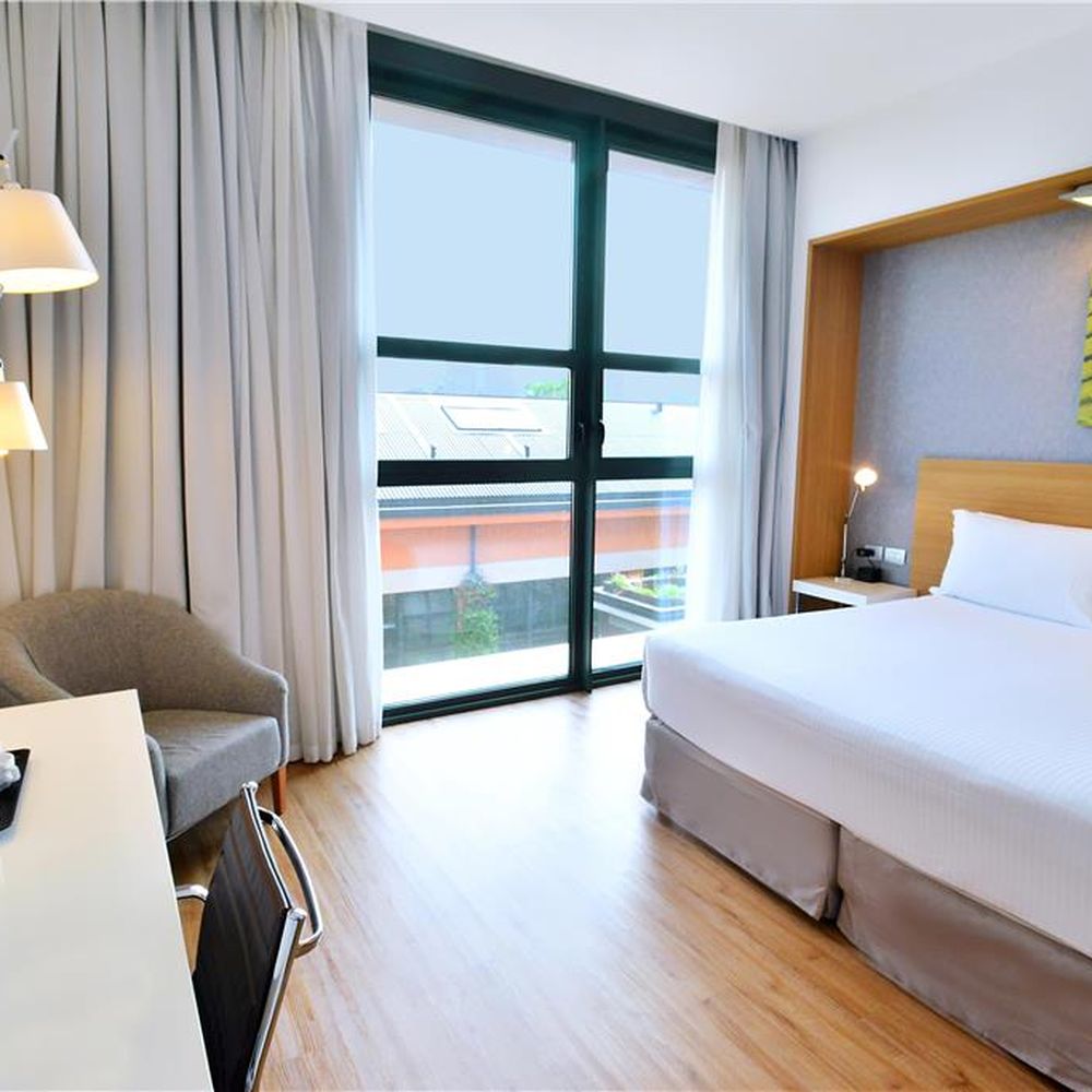 TOP 10 BEST Hotels \u0026 Travel in Milan, Italy - Updated 2026 - Yelp, image size:1000x1000