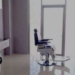 DocNic Cosmetic Surgery Clinic - Examining area