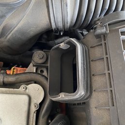 There's a cap or something that should be here. There's a cap or something that should be here.