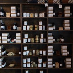 Lillies Boutique - Hand made soaps, candles and skin care products