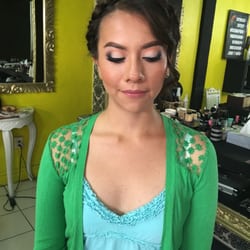 Ivanna Ugalde - Maquillaje y peinado