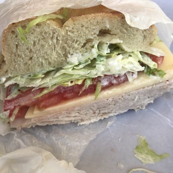 Bagel Pub - Turkey cheese lettuce tomato mayo bagel sandwich. Very good - Cafes Near Me - Brooklyn, New York Bagel Pub - Turkey cheese lettuce tomato mayo bagel sandwich. Very good - Cafes Near Me - Brooklyn, New York
