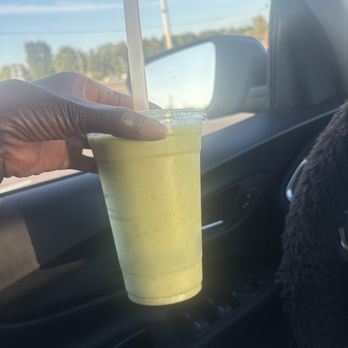 Dolce Ice Cream - Avocado and banana smoothie - Ice Cream & Frozen Yogurt Near Me - Horn Lake, Mississippi