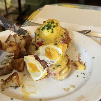 Mama's On Washington Square - Breakfast & Brunch Near Me - San Francisco, California