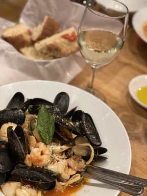 Tutti Pazzi by null