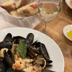 Linguini Pescatore and house bread