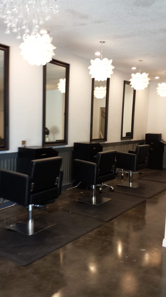 Boulevard Beauty Bar Photos