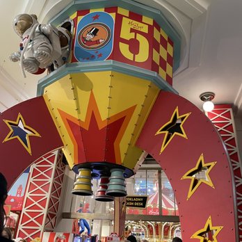 Hamleys - Toy Stores Near Me - Prague, Puerto Rico