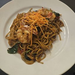 Gulf Shrimp Tossed with Lo Mein & Baby Spinach
