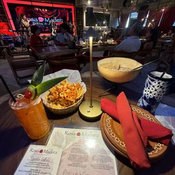 Rosa Madera - Atmosphere, live band, drinks - Mexican Near Me - Santa Ana, California