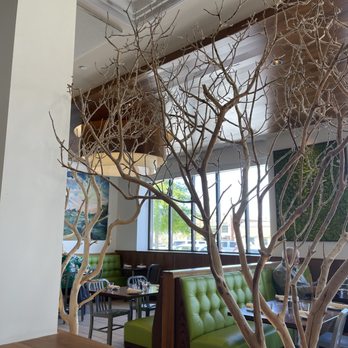 The Daily Kitchen & Bar - awesome decor and great seating areas - New American Near Me - Henrico, Virginia