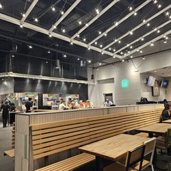 Shake Shack River North - Dining room