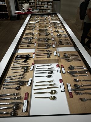 Crate & Barrel by null