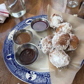 Founding Farmers DC - Uncle Buck's Beignets - American Near Me - Washington, DC, District of Columbia