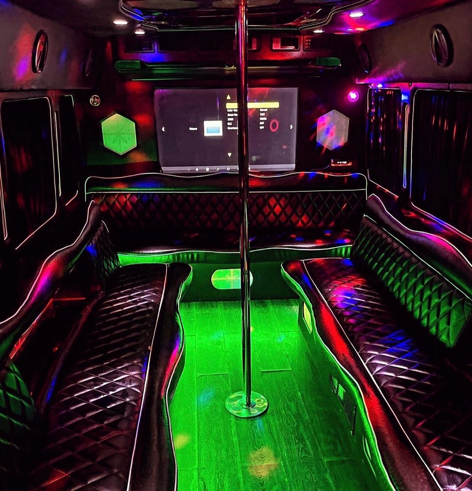 SH LUXURY PARTY BUS 2411 Crest Ridge Dr, Atlanta, Party Bus