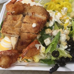 This is the fried chicken and shrimp salad. So yummy. This is the fried chicken and shrimp salad. So yummy.