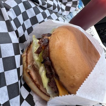 Hayes Burger - Cheeseburger - Burgers Near Me - San Diego, California Hayes Burger - Cheeseburger - Burgers Near Me - San Diego, California
