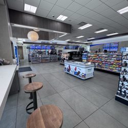 Parker's Kitchen - Very clean and modern store