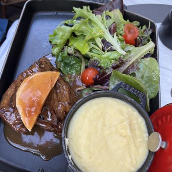 le bouchon parisien - Steak with foie gras - French Near Me - Paris