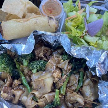 The Lakes Cafe - Pad See Ewe with pork (Lunch Special) - Thai Near Me - Las Vegas, Nevada The Lakes Cafe - Pad See Ewe with pork (Lunch Special) - Thai Near Me - Las Vegas, Nevada