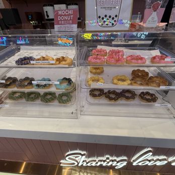 TE'AMO Boba Bar - Mochi donuts at the counter. - Bubble Tea Near Me - Doraville, Georgia TE'AMO Boba Bar - Mochi donuts at the counter. - Bubble Tea Near Me - Doraville, Georgia