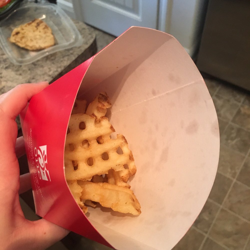 Chick-fil-A - That's the large fry I got today. There were none in the bottom of the bag either. - Fast Food Near Me - Pensacola, Florida