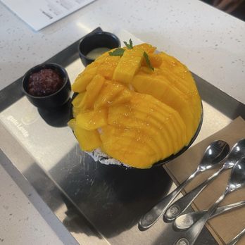 Gute Leute - Mango bingsoo - Coffee & Tea Near Me - Arlington, Virginia Gute Leute - Mango bingsoo - Coffee & Tea Near Me - Arlington, Virginia