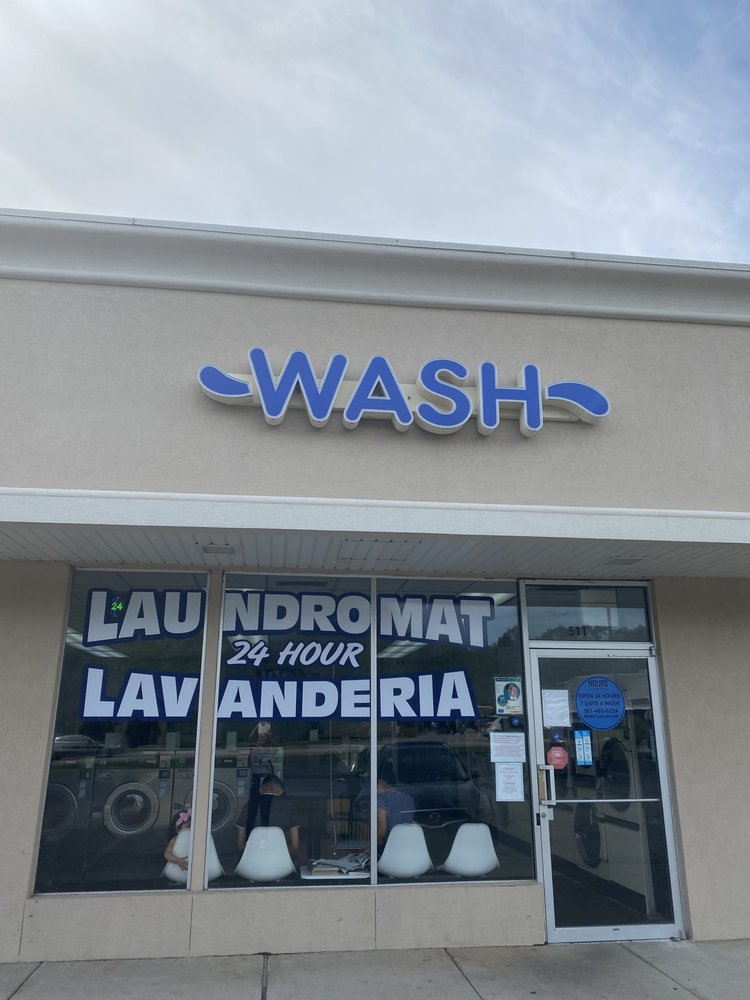 WASH LAUNDROMAT Updated August 2024 14 Photos 511 E Algonquin Rd