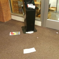 Kroger - Dirty entrance