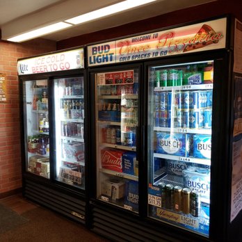 Vinco Pizzaria - the inside of a restaurant - Pizza Near Me - Johnstown, Pennsylvania