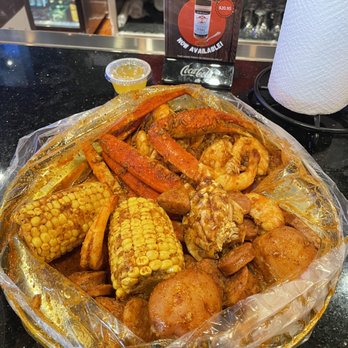 Mr. & Mrs. Crab - Seafood Near Me - Plant City, Florida