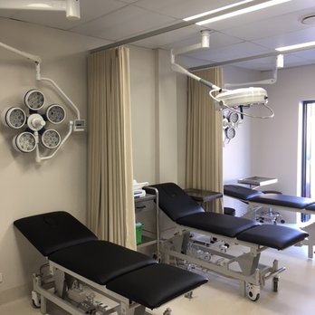 Top Health Doctors - Treatment room - Medical Centers Near Me - Cannon Hill, QLD Top Health Doctors - Treatment room - Medical Centers Near Me - Cannon Hill, QLD