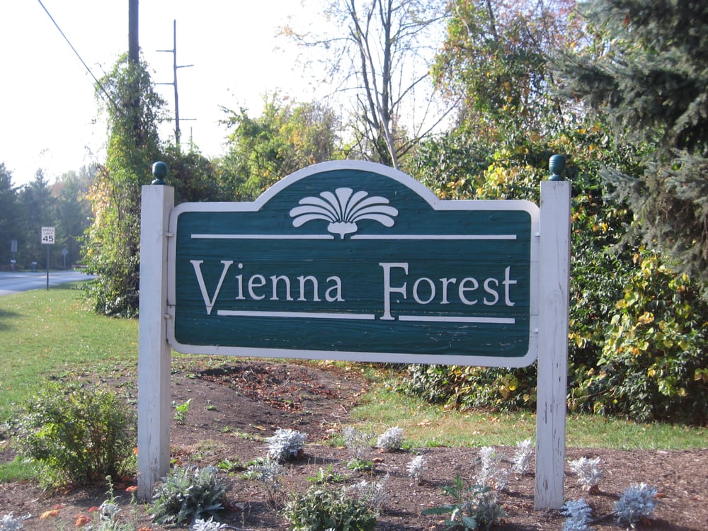 VIENNA FOREST VILLAS 496 Bavarian St, Middletown, Ohio Apartments
