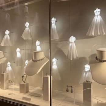 Cafe Dior - fashion jewelry - Cafes Near Me - Paris Cafe Dior - fashion jewelry - Cafes Near Me - Paris