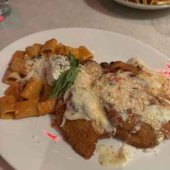 Piccolo Buco by Cooper's Hawk - Chicken Parm - Wine Bars Near Me - Tampa, Florida Piccolo Buco by Cooper's Hawk - Chicken Parm - Wine Bars Near Me - Tampa, Florida