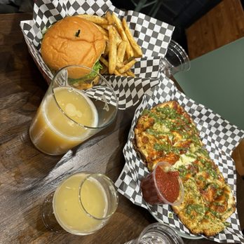 The Bear Trap - Garlic bread and momma bear burger - Beer Bar Near Me - Big Bear Lake, California