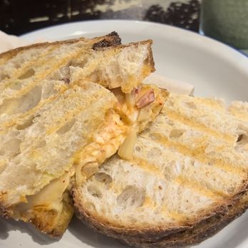 Hanso Café - Kimchi and Bacon Sandwich - Coffee & Tea Near Me - Madrid, M