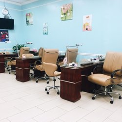 Lily Nails & Spa