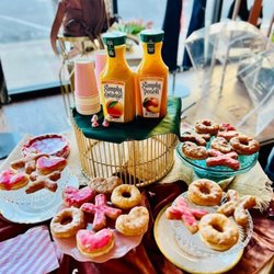Dude’s House of Donuts