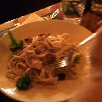The Old Spaghetti Factory - Chicken with broccoli and mushrooms! Love it - Italian Near Me - Phoenix, Arizona The Old Spaghetti Factory - Chicken with broccoli and mushrooms! Love it - Italian Near Me - Phoenix, Arizona