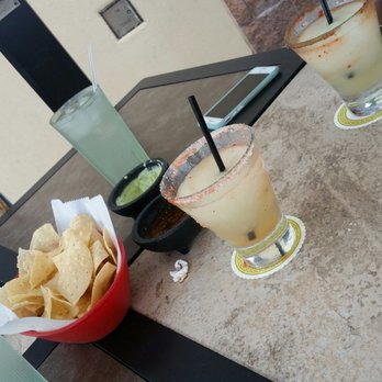Cenas Kitchen - Chip's and salsa. Loved the green sauce. - Tex-Mex Near Me - Houston, Texas