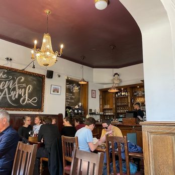 The Queen's Arms - Queens Arms - cute pub! - Pubs Near Me - London, XGL The Queen's Arms - Queens Arms - cute pub! - Pubs Near Me - London, XGL