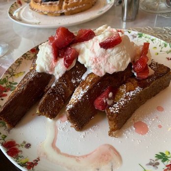 Bloom & Bee - French toast - New American Near Me - Houston, Texas Bloom & Bee - French toast - New American Near Me - Houston, Texas