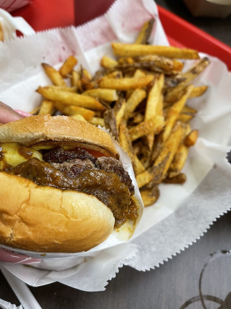 CHUBZ Famous Chiliburgers