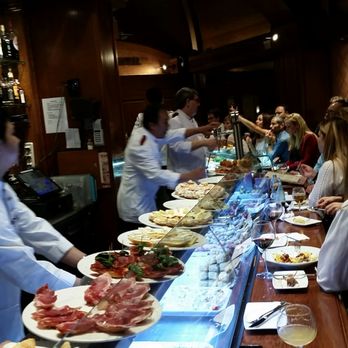 Ciutat Comtal - Proud to have filipinos behind the counter - Tapas Bars Near Me - Barcelona, B Ciutat Comtal - Proud to have filipinos behind the counter - Tapas Bars Near Me - Barcelona, B