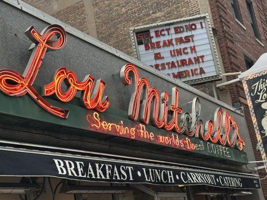 Lou Mitchell's by null